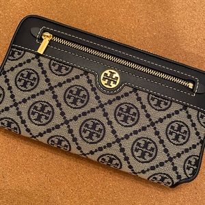 Beautiful Tory Burch wallet